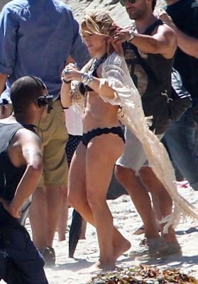Video primo singolo 11 luglio 2014
Sul set del nuovo video musicale di Hilary Duff, girato a Malibu (11/7/2014)
