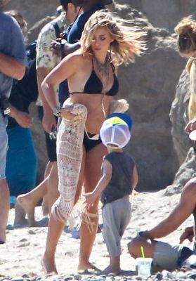 Video primo singolo 11 luglio 2014
Sul set del nuovo video musicale di Hilary Duff, girato a Malibu (11/7/2014)
