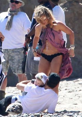 Video primo singolo 11 luglio 2014
Sul set del nuovo video musicale di Hilary Duff, girato a Malibu (11/7/2014)
