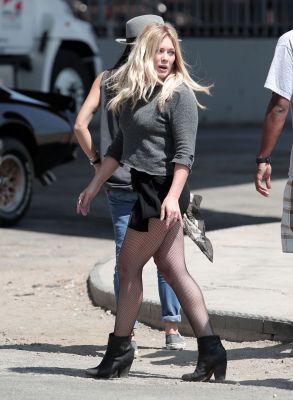Sul set di All About You (4/9/2014)
Hilary Duff sul set del video musicale di "All About You"

