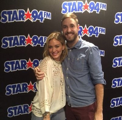 Intervista per Star 94 FM
Hilary Duff promuove il nuovo singolo "All About You" a Star 94 FM
