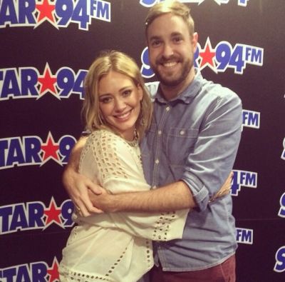 Intervista per Star 94 FM
Hilary Duff promuove il nuovo singolo "All About You" a Star 94 FM
