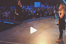 video2_hilaryduff_xfactor_australia