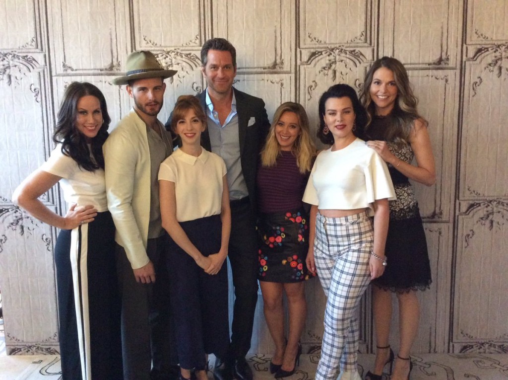 hilary_duff_foto_aol_build_younger_26092016-7