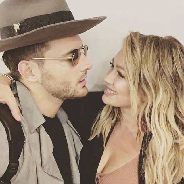 Hilary Duff e Nico Tortorella Entertainment Weekly PopFest