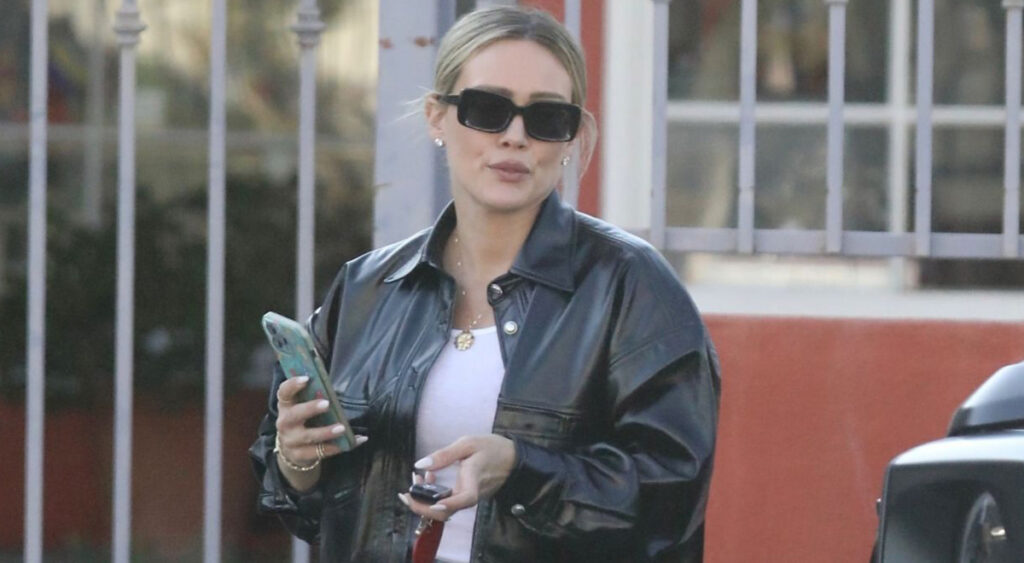 15 11 22 hilary duff prende un caffè a studio city paparazzi