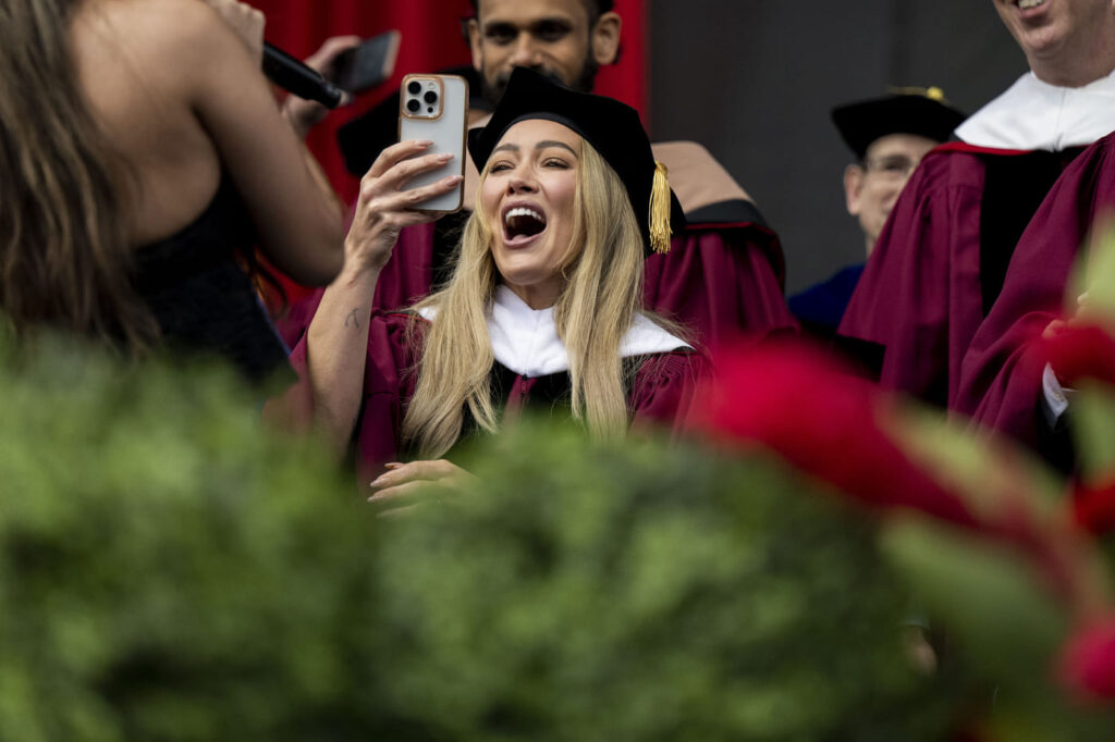 hilary duff Discorso Northeastern University